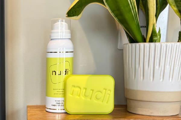 Nudi skin adhesive removing spray
